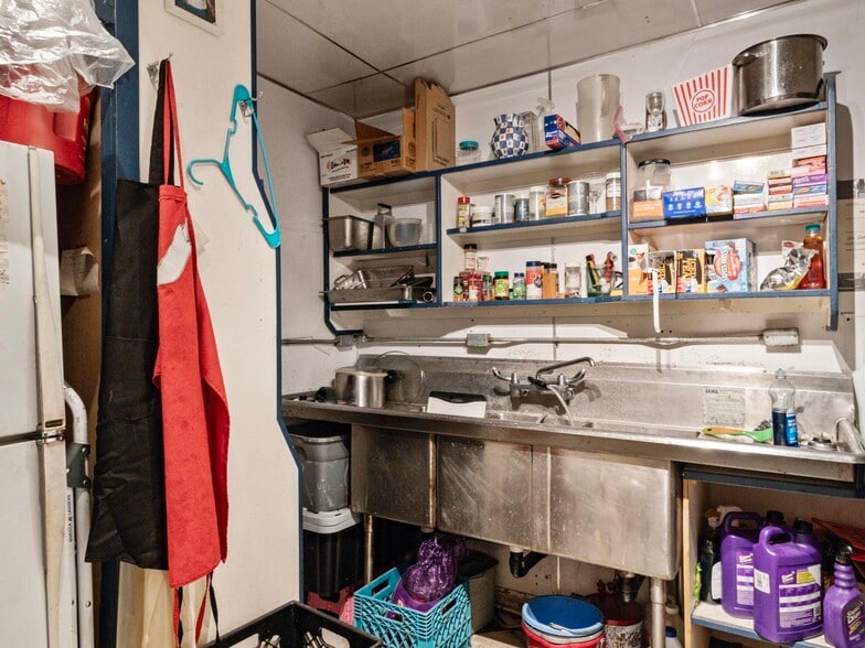 More Photos Of 1015 Chestnut St, Carlin Convenience Store For Sale