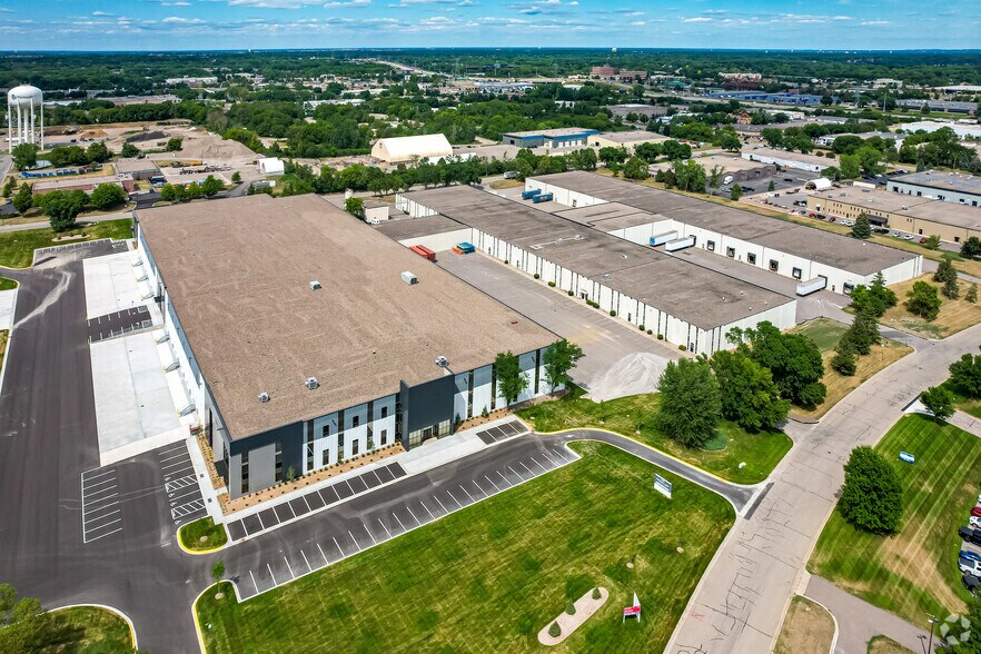 More Photos Of 14600 21st Ave N, Plymouth Warehouse For Lease