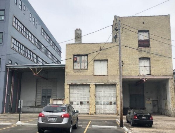 More Photos Of 117-121 W Pittsburgh Ave, Milwaukee Manufacturing For Lease