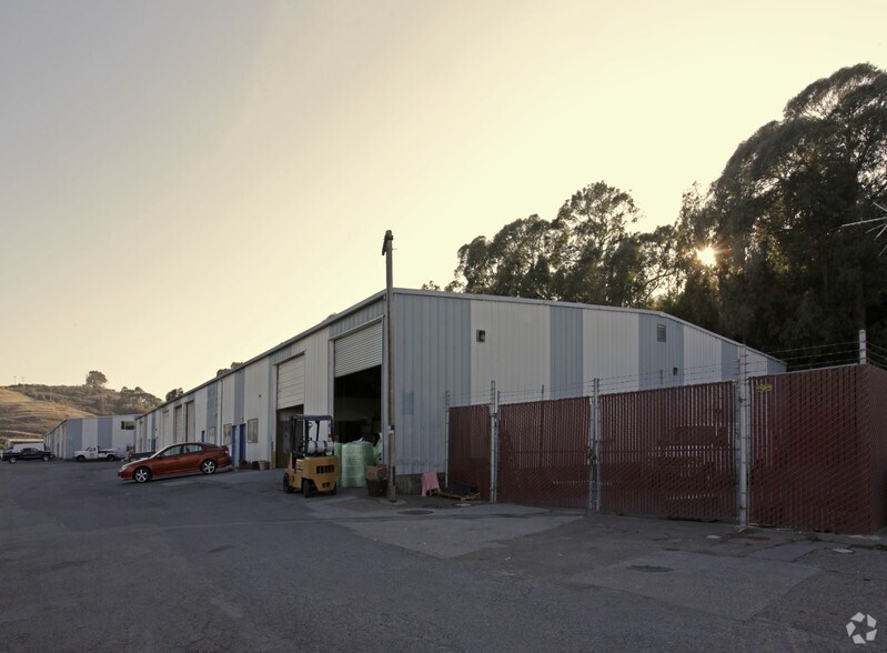 More Photos Of 60-130 Industrial Way, Brisbane Unknown For Lease