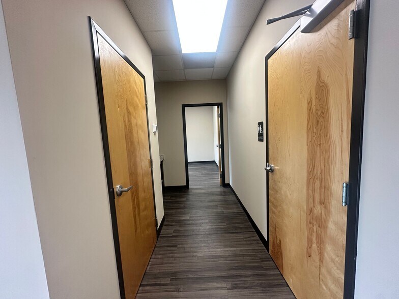 More Photos Of 4830 Marsett Pky, Cumming Light Manufacturing For Lease
