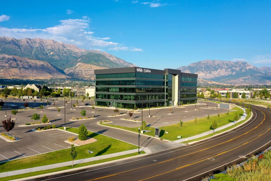 More Photos Of 1333 S Valley Grove Way, Pleasant Grove Office For Lease