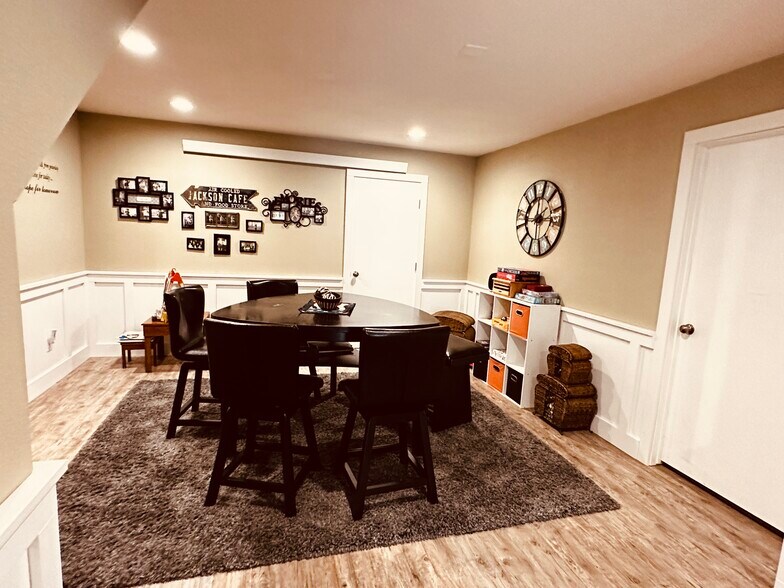 More Photos Of 107 E Main St, Bison Hotel For Sale