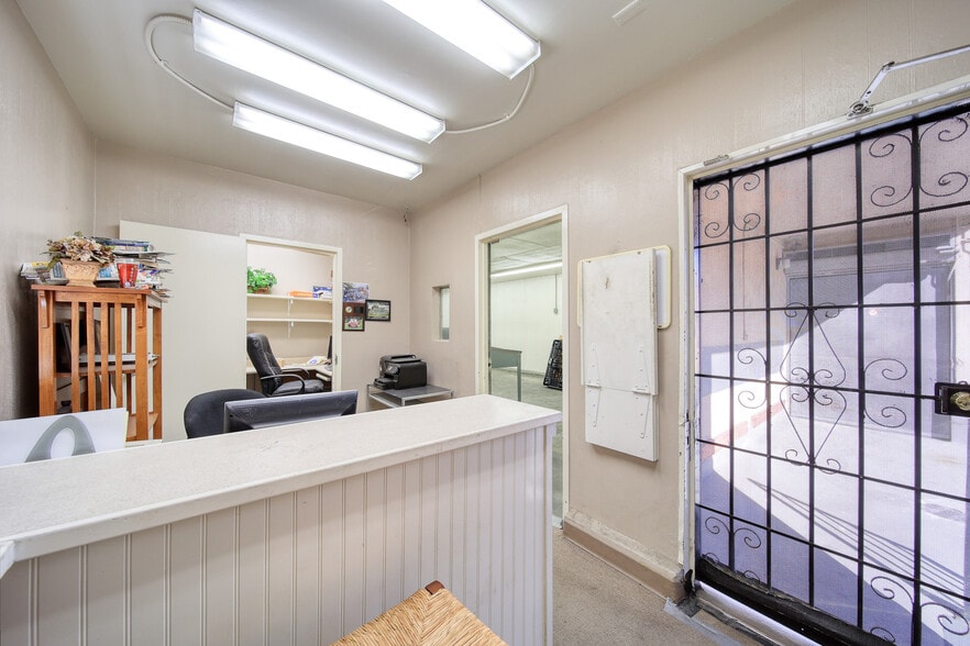 More Photos Of 624 S Santa Anita Ave, Arcadia Storefront Retail Residential For Lease