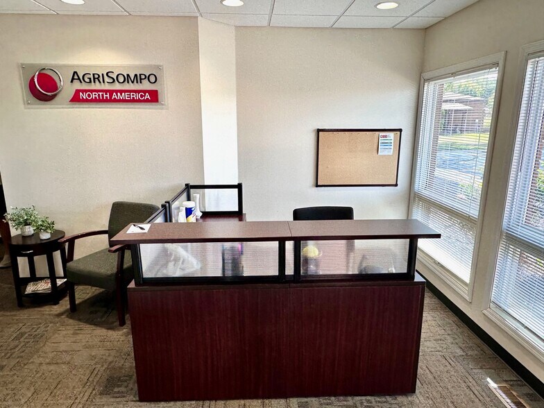 More Photos Of , Jacksonville Office For Sale