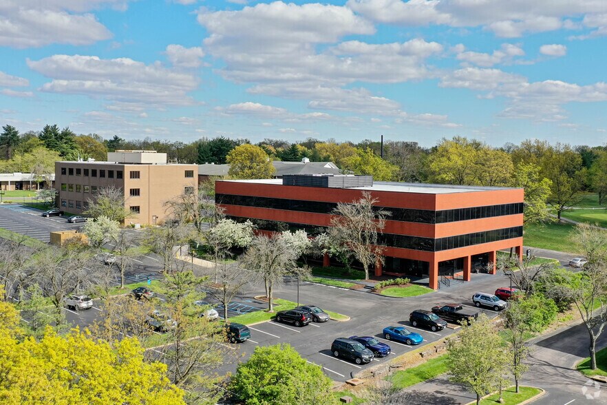 More Photos Of 11457 Olde Cabin Rd, Creve Coeur Office For Lease