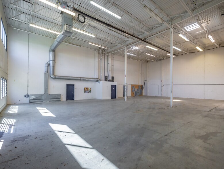 More Photos Of 9110 196A St, Langley Light Distribution For Lease