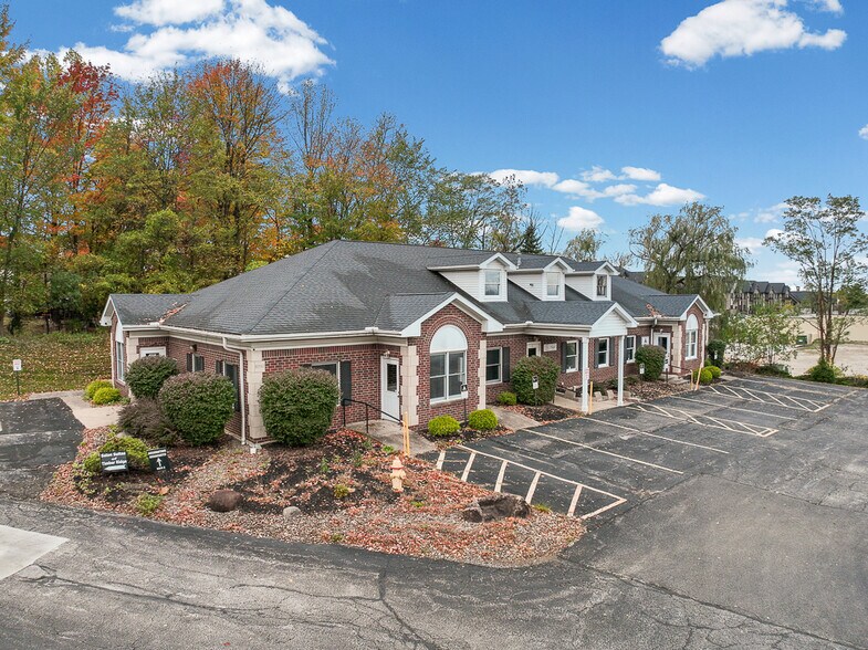 More Photos Of 8050 Corporate Cir, North Royalton Office For Lease