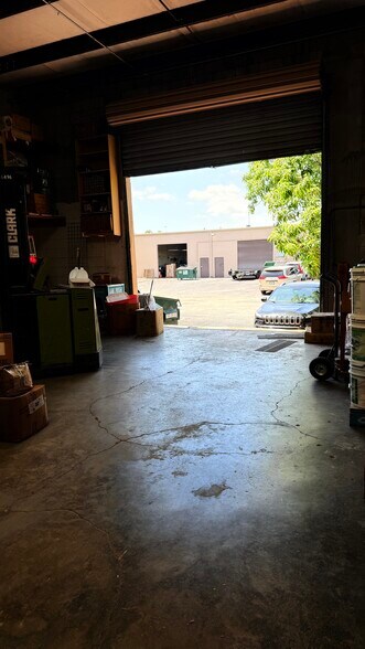 More Photos Of 1314-1334 Spruce Ave, Orlando Warehouse For Lease