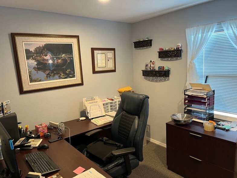 More Photos Of 27 N Morain St, Kennewick Office For Sale