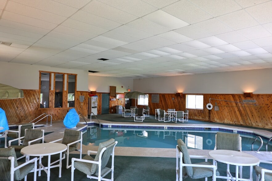 More Photos Of 737 Avon Rd, Sparta Hotel For Sale