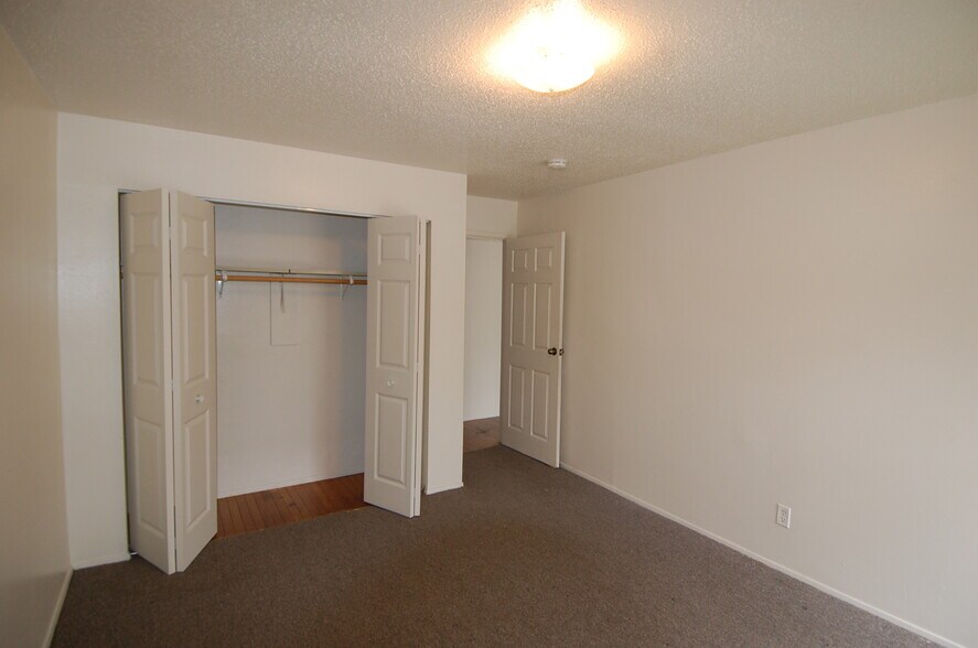 More Photos Of 1100 Arthur St, Iowa City Apartments For Sale