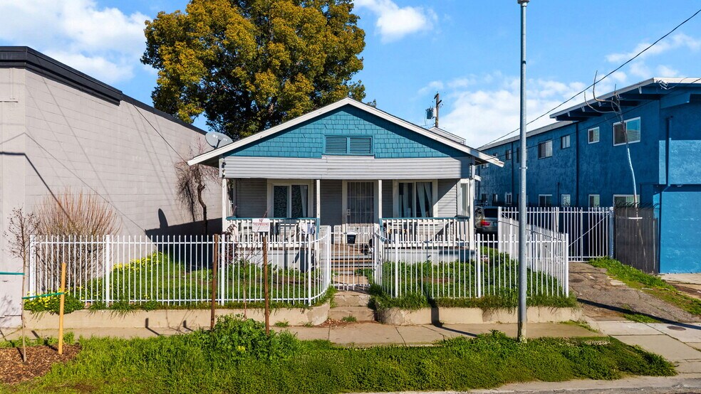 More Photos Of 715 Dixieanne Ave, Sacramento Apartments For Sale