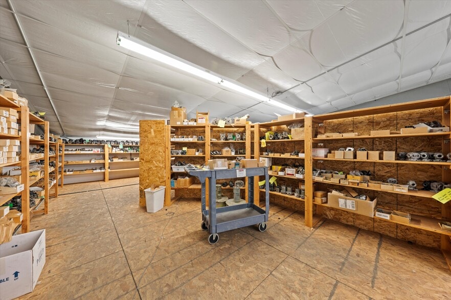 More Photos Of 720 E 3rd Ave, Moses Lake Manufacturing For Sale