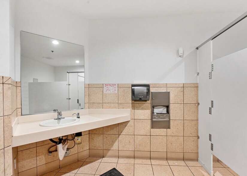 More Photos Of 950 Boardwalk, San Marcos Office For Sale