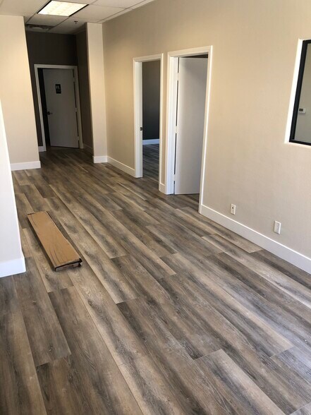 More Photos Of 77772 Flora Rd, Palm Desert Office For Lease