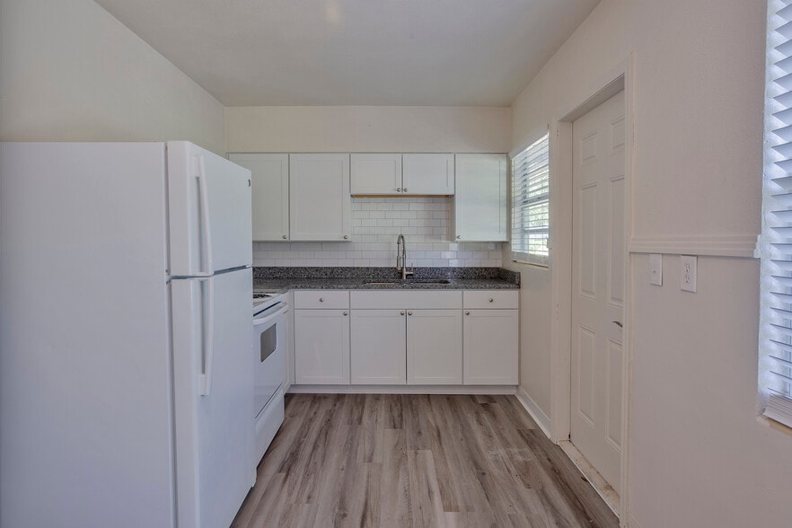 More Photos Of 1102 Sunset Point Rd, Clearwater Apartments For Sale