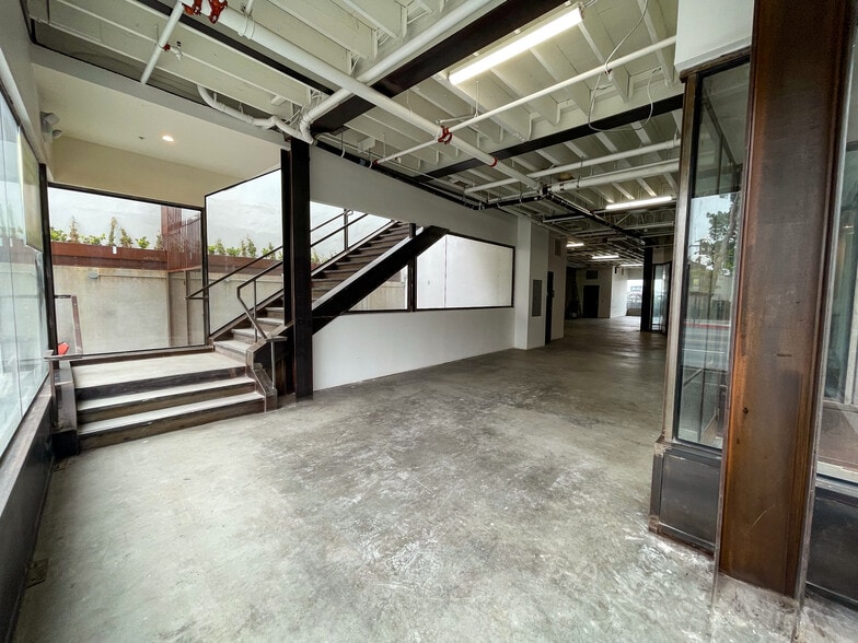 More Photos Of 8463-8465 Melrose Ave, West Hollywood Restaurant For Lease