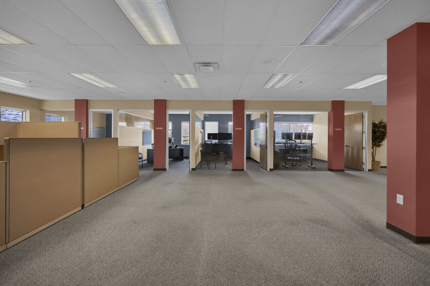 More Photos Of 1445 Kemper Meadow Dr, Cincinnati Loft Creative Space For Sale