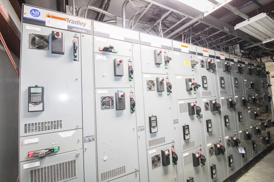 More Photos Of 5640 44th Ave S, Clinton Industrial For Sale