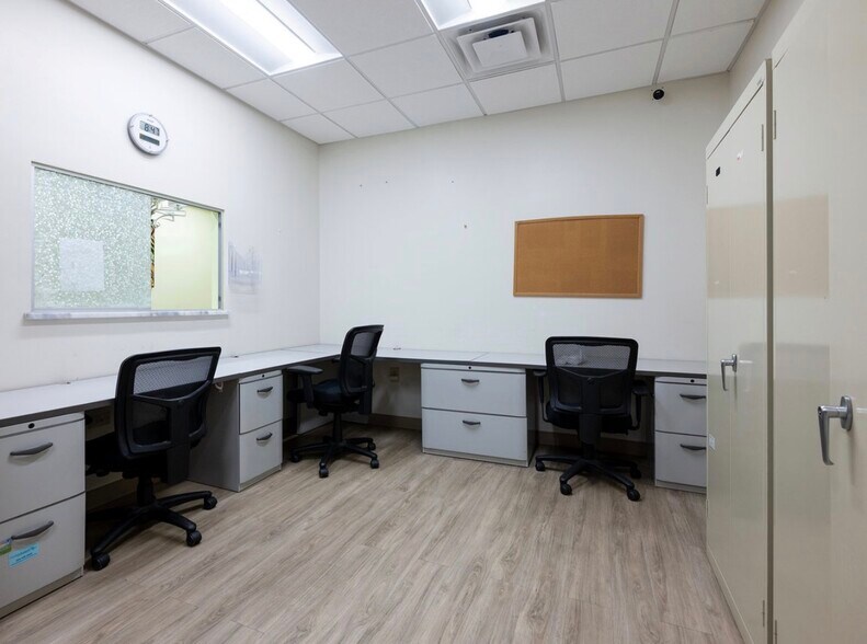 More Photos Of 129 7th Ave, Charleston Office For Sale