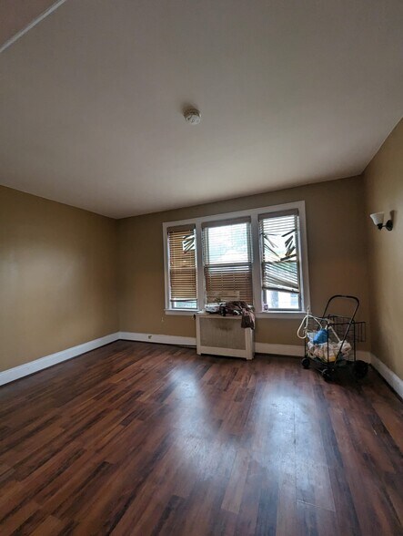 More Photos Of 212 Myrtle Ave, Jersey City Apartments For Sale