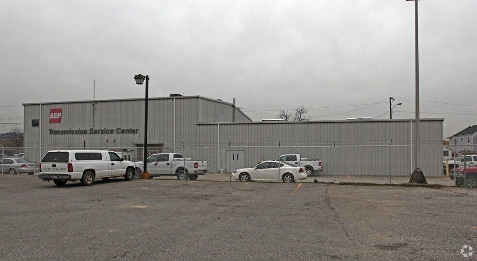 More Photos Of 555 29th St W, Charleston Service For Lease