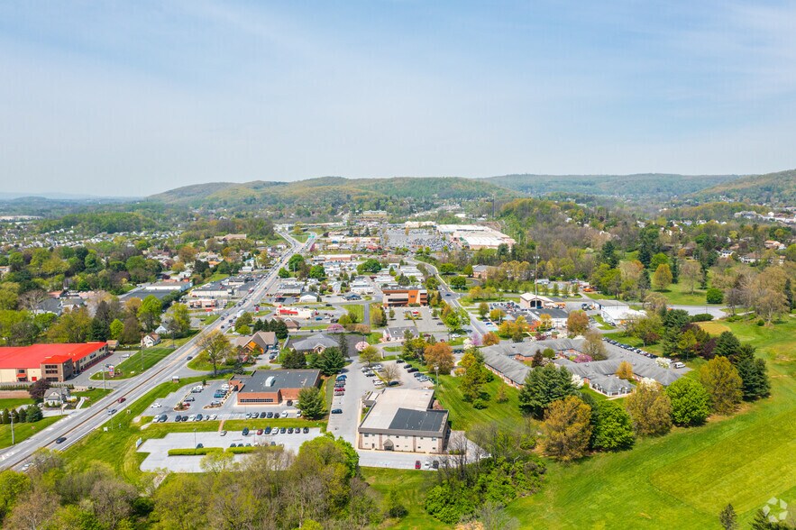 More Photos Of 11 Fairlane Rd, Reading Office For Lease