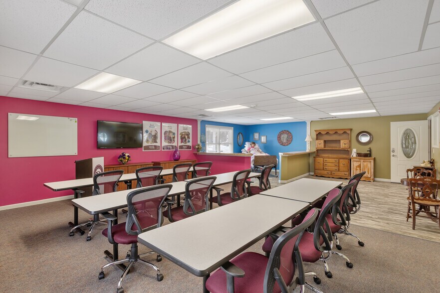 More Photos Of 5758 Cooley Lake Rd, Waterford Daycare Center For Sale