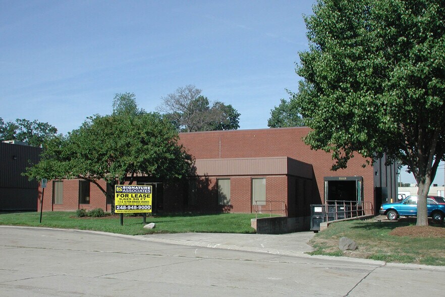 Primary Photo Of 13685 Otterson Ct, Livonia Warehouse For Lease