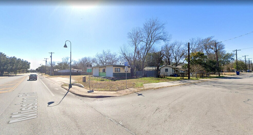 More Photos Of 1807 Mission Rd, San Antonio Freestanding For Sale