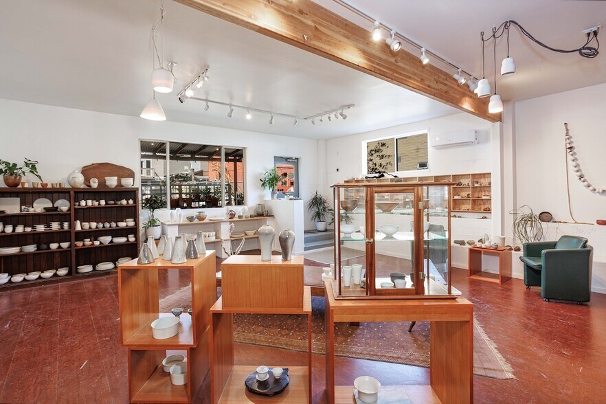 More Photos Of 3425 SE Yamhill St, Portland Loft Creative Space For Sale
