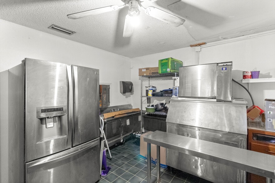 More Photos Of 6808 Lake Griffin Rd, Lady Lake Hotel For Sale