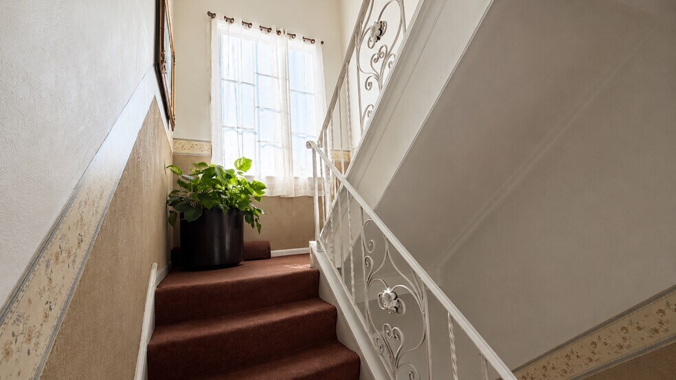 More Photos Of 8047 W Foster Ln, Niles Apartments For Sale