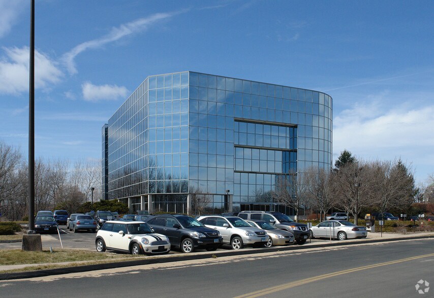More Photos Of 333 E River Dr, East Hartford Office For Lease