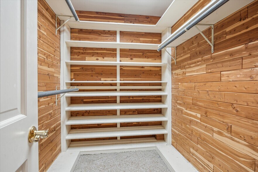 More Photos Of 5135 Edloe St, Houston Office Residential For Sale