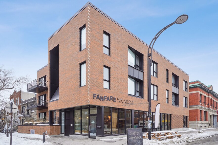 More Photos Of 751 Rue Jarry E, Montréal Storefront Retail Residential For Sale