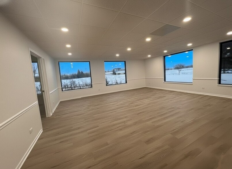 More Photos Of 620 S IL Route 31, Mchenry Office For Lease