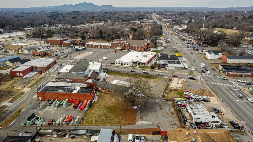 More Photos Of 226 S Linwood Rd, Gastonia Warehouse For Sale
