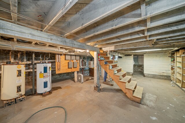 More Photos Of 200 W Lincoln St, Waterman Storefront Retail Residential For Sale