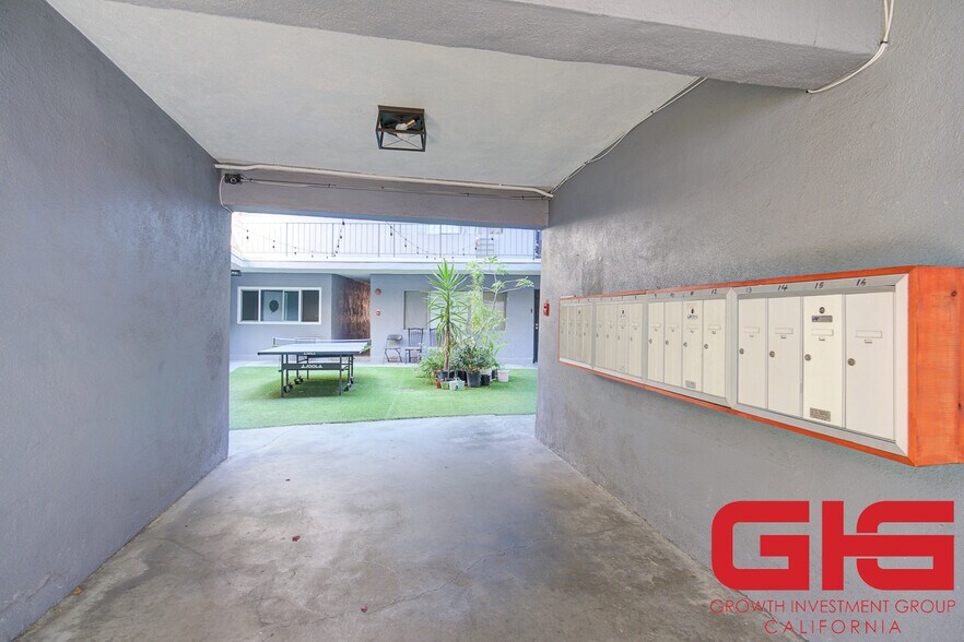 More Photos Of 770 N Hill Pl, Los Angeles Apartments For Sale