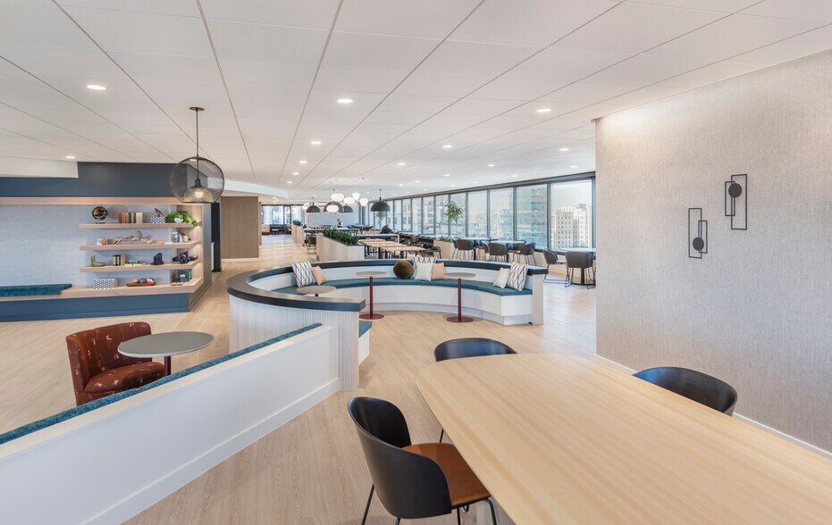 More Photos Of 100 Light St, Baltimore Office For Lease