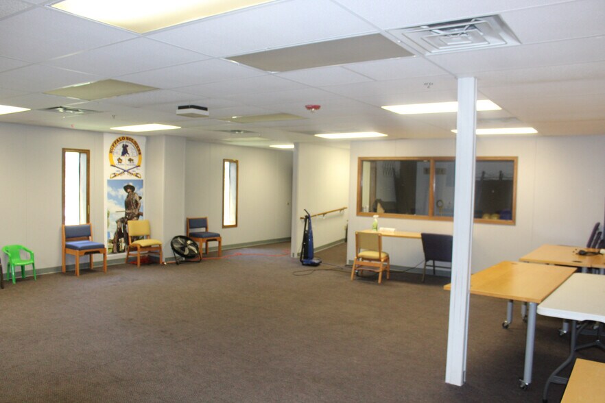 More Photos Of 2 SE Lee Blvd, Lawton Office For Lease