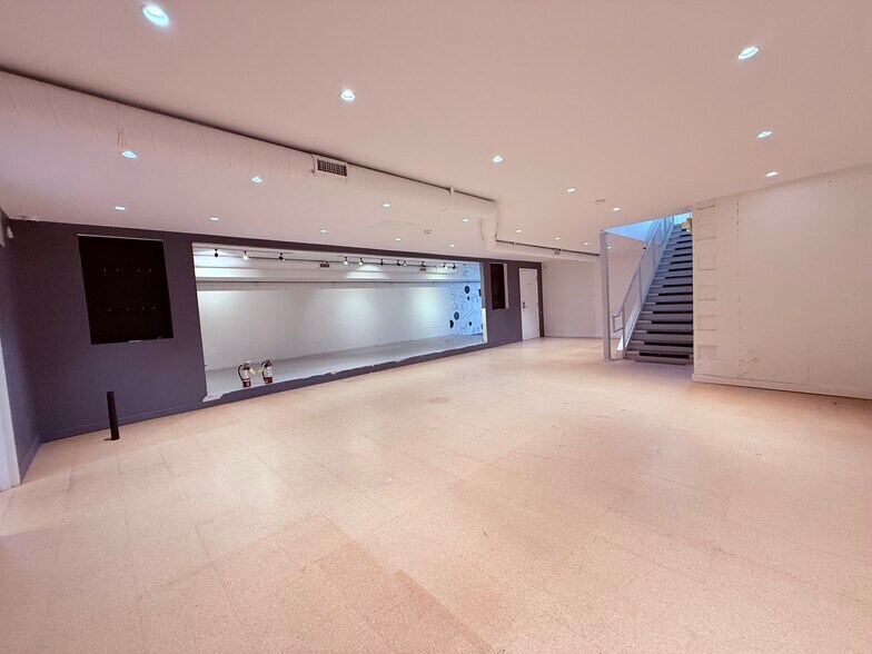 More Photos Of 391 Bank St, Ottawa Storefront Retail Office For Sale