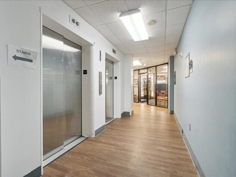 More Photos Of 1100 W Saginaw St, Lansing Medical For Sale