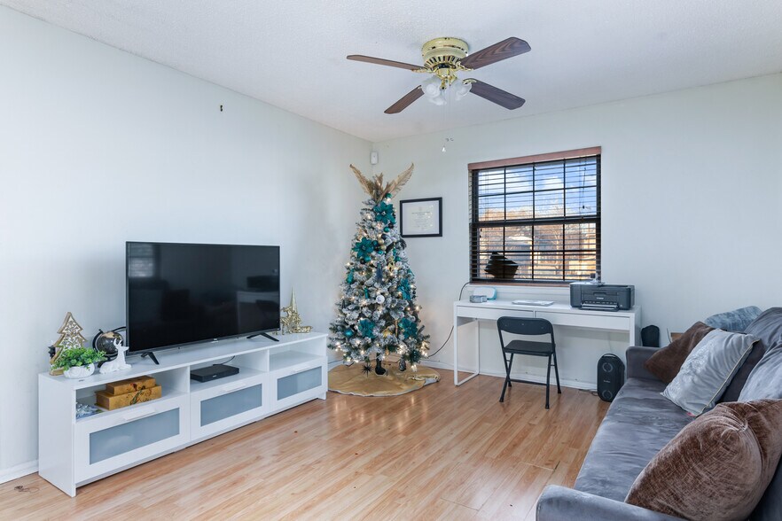 More Photos Of 2023 Lockhill Selma Rd, San Antonio Office Residential For Sale