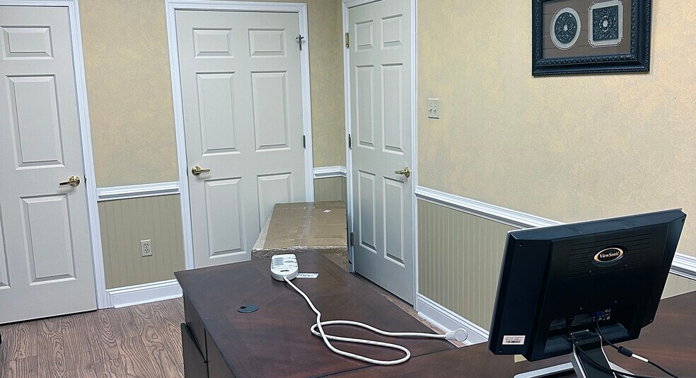 More Photos Of 6707 Warwick Rd, Richmond Warehouse For Sale