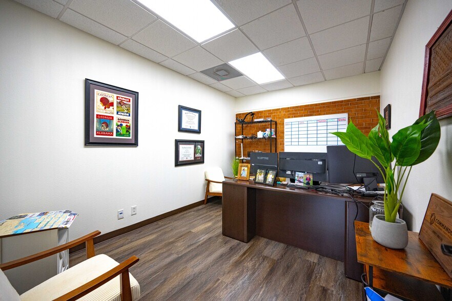 More Photos Of 1500 W Highway 6, Alvin Truck Terminal For Sale