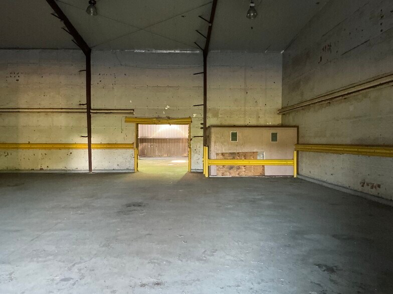 More Photos Of 908 Cecilia St, Alice Warehouse For Lease
