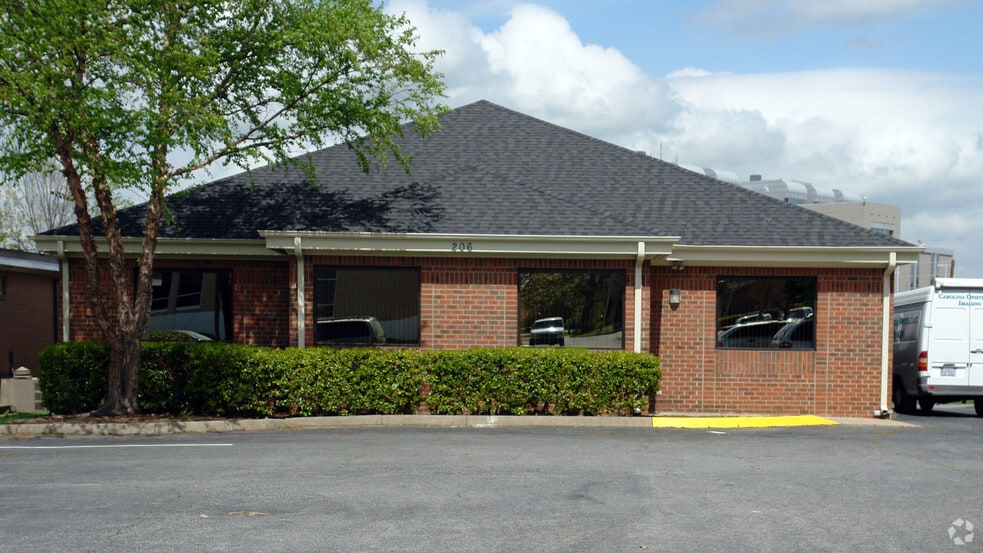 Primary Photo Of 206 Gatewood Ave, High Point Medical For Lease